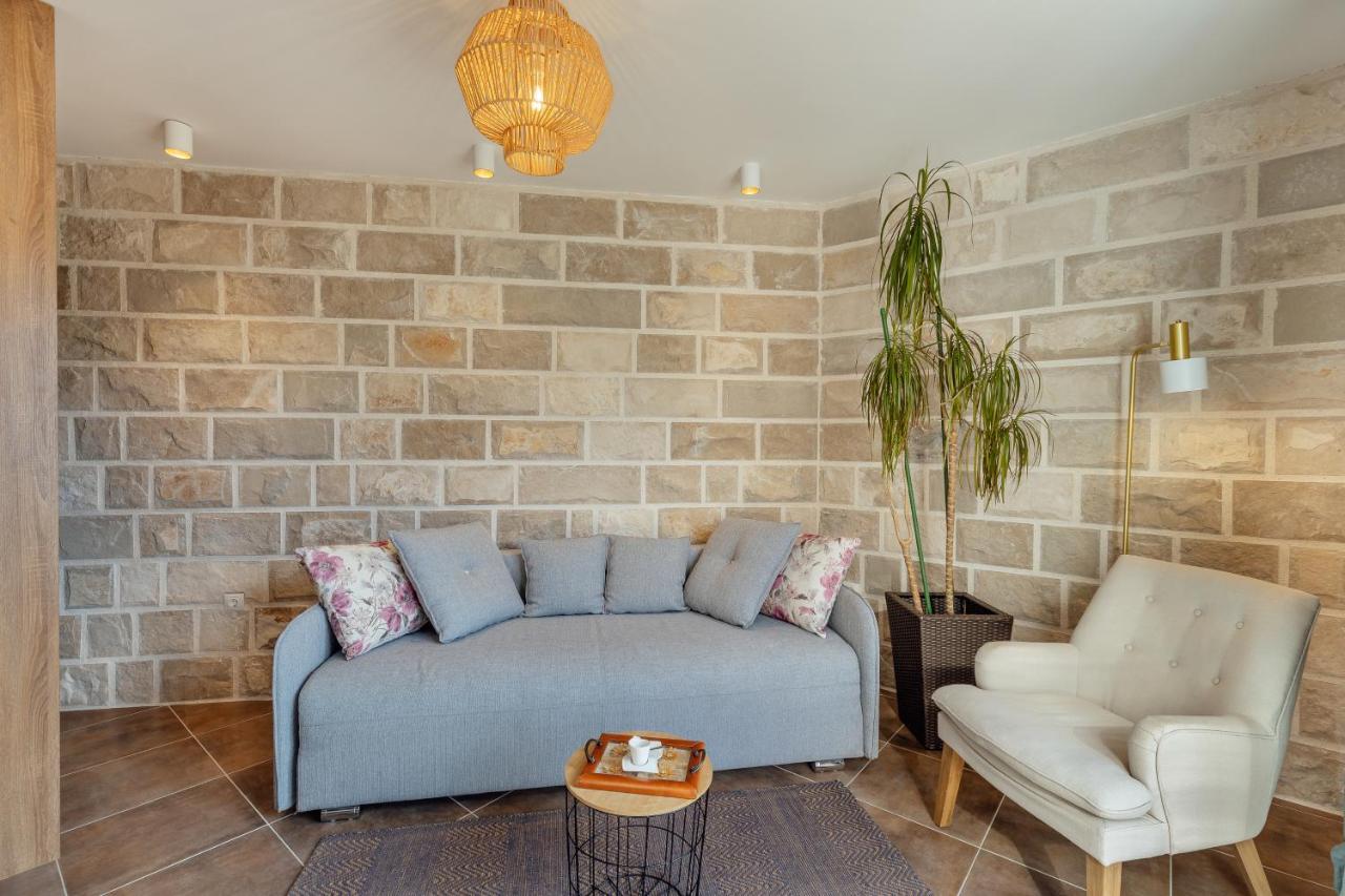 Stylish Mini-House With Garden & Beach Bijela Bagian luar foto
