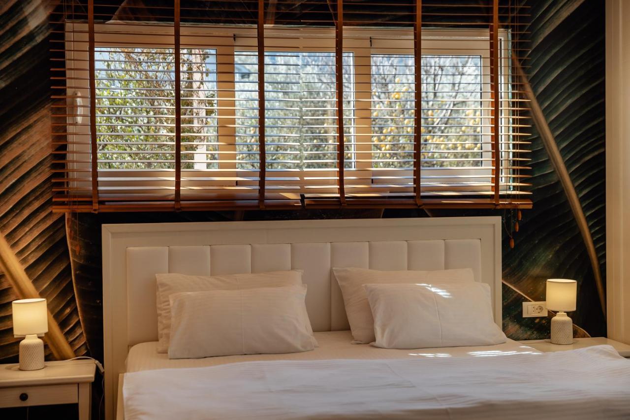 Stylish Mini-House With Garden & Beach Bijela Bagian luar foto