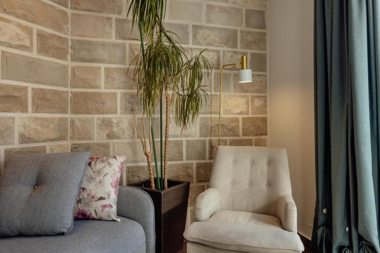 Stylish Mini-House With Garden & Beach Bijela Bagian luar foto