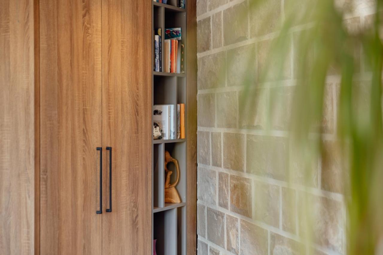 Stylish Mini-House With Garden & Beach Bijela Bagian luar foto
